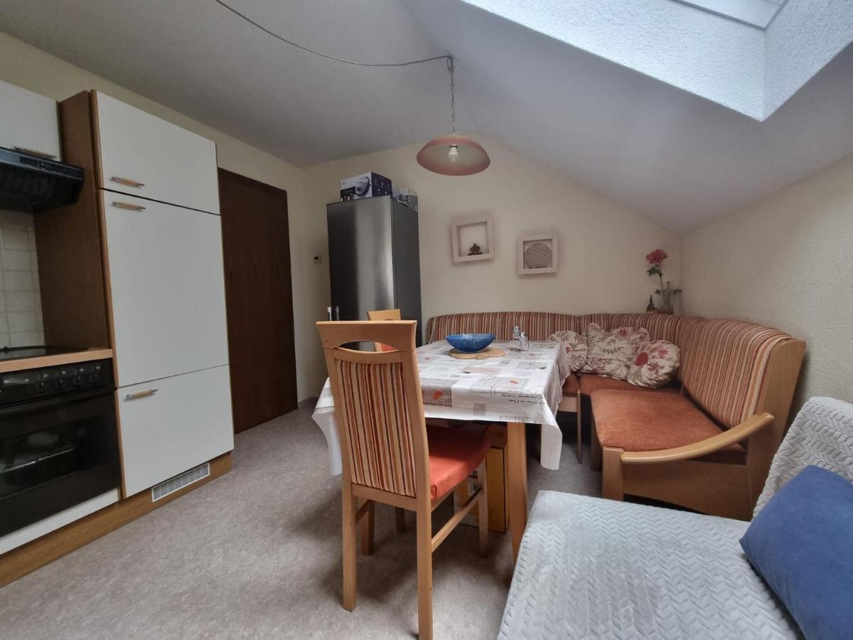 Haus Flora - Ferienwohnung Bodensdorf Dış mekan fotoğraf